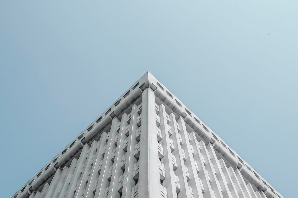 咪咕体育-官方：拉亚战布莱顿的指尖神扑当选英超12月最佳扑救